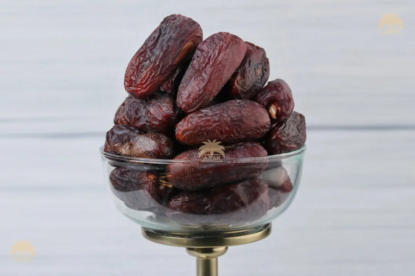 Premium Amber Dates – Soft & Rich Madina Khajoor